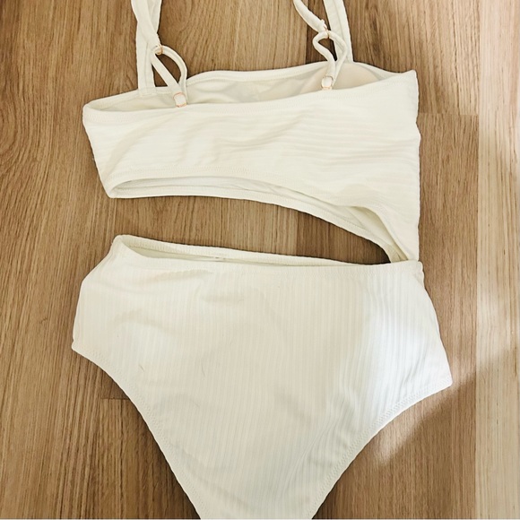 Ribbed One-Shoulder Cut-Out One-Piece Shade & Shore™ Swimsuit | Size SMALL NWOT - Picture 6 of 8